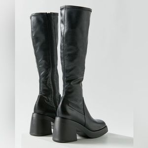 Knee high boot UO